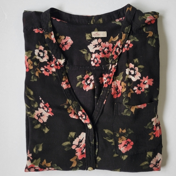 Hollister Floral Semi Sheer Button-Up Top - Picture 3 of 7